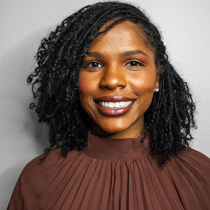 Meet your Posher, Alexis